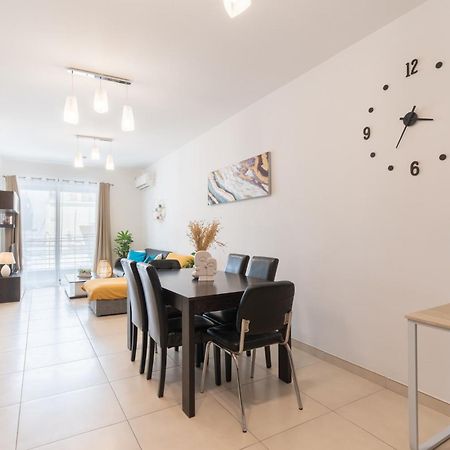 2 Bedroom In Central St Julians Prime Location In Paceville Apt 3 By Vaganza Saint Julian's ภายนอก รูปภาพ