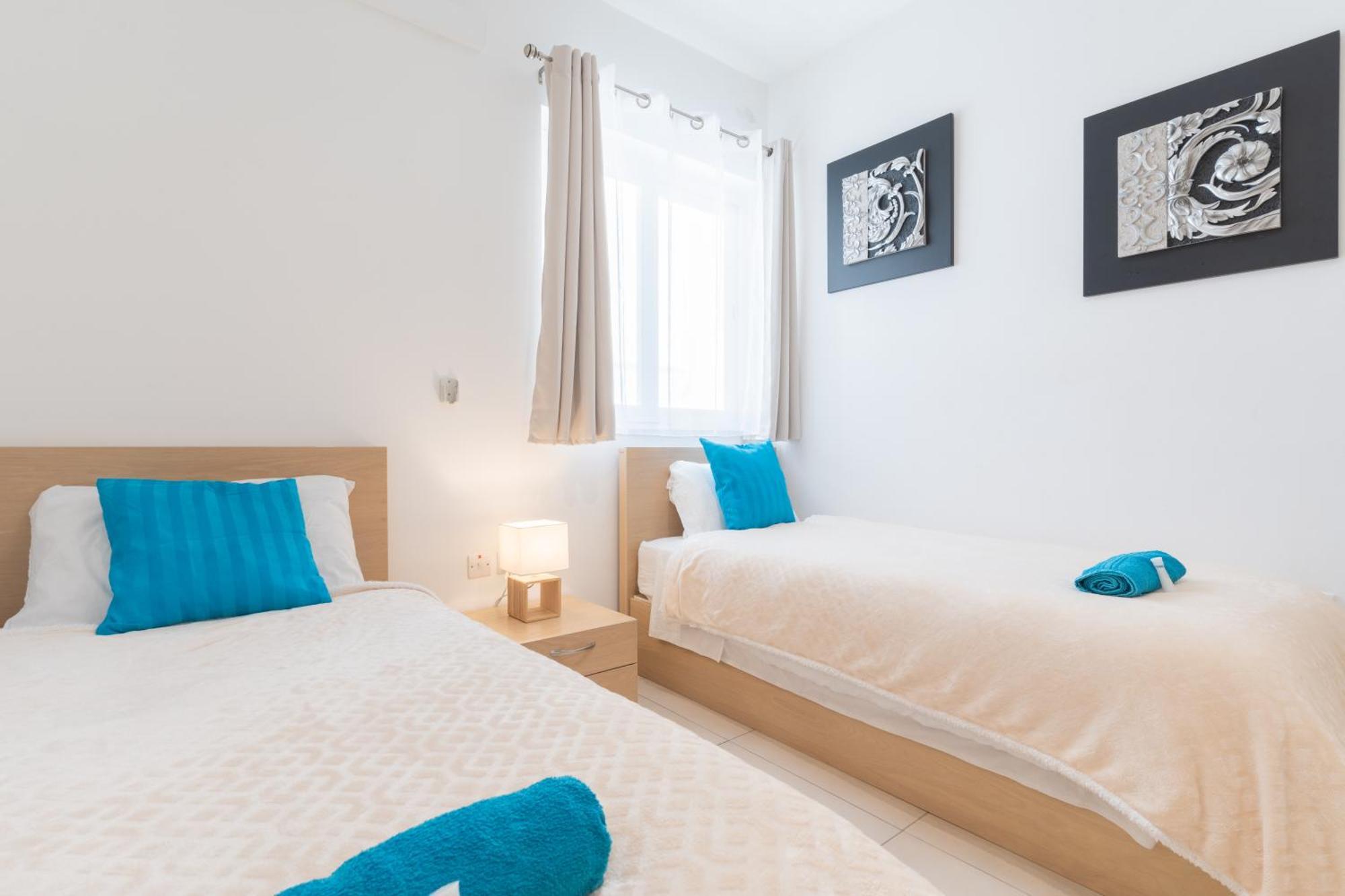 2 Bedroom In Central St Julians Prime Location In Paceville Apt 3 By Vaganza Saint Julian's ภายนอก รูปภาพ