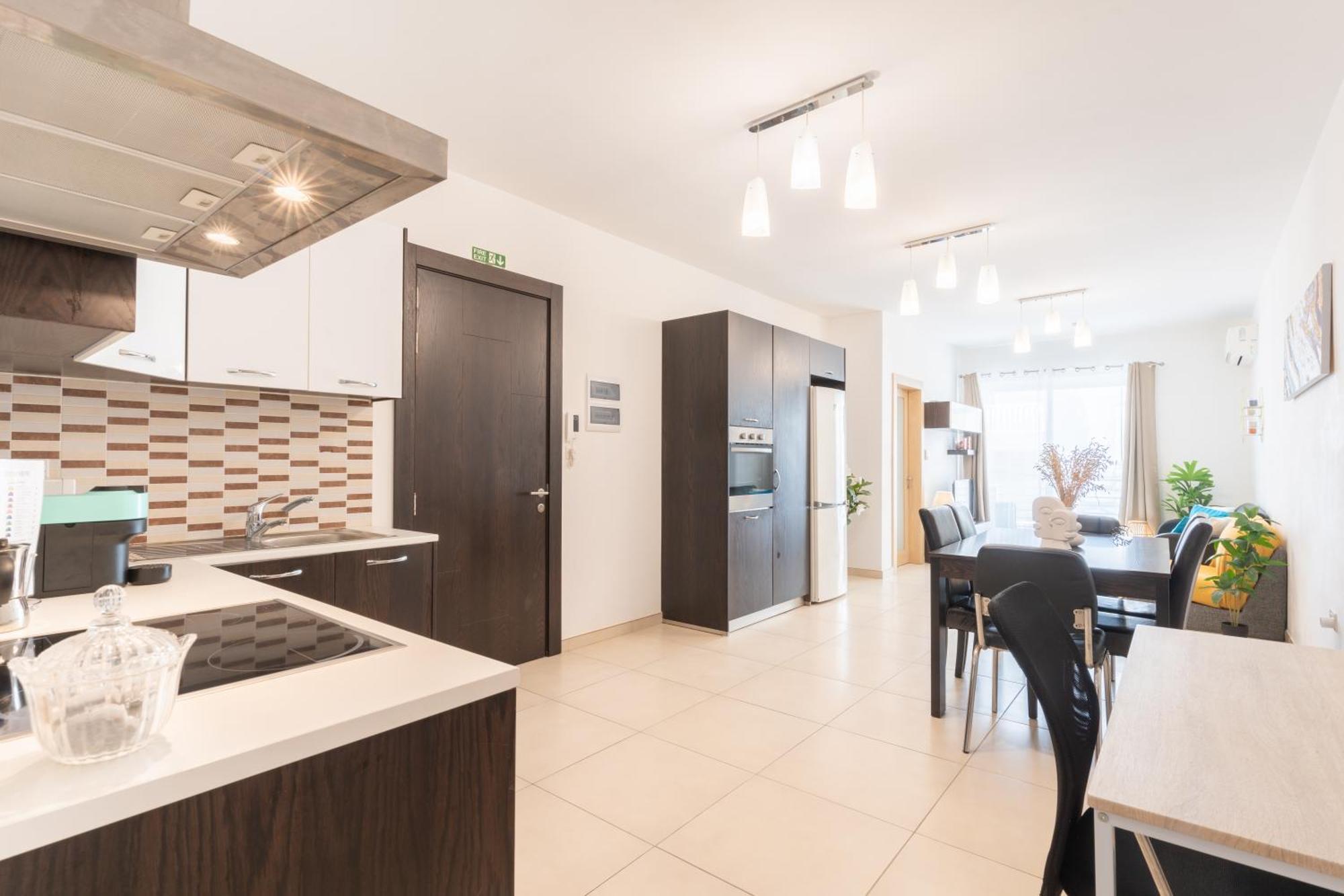 2 Bedroom In Central St Julians Prime Location In Paceville Apt 3 By Vaganza Saint Julian's ภายนอก รูปภาพ