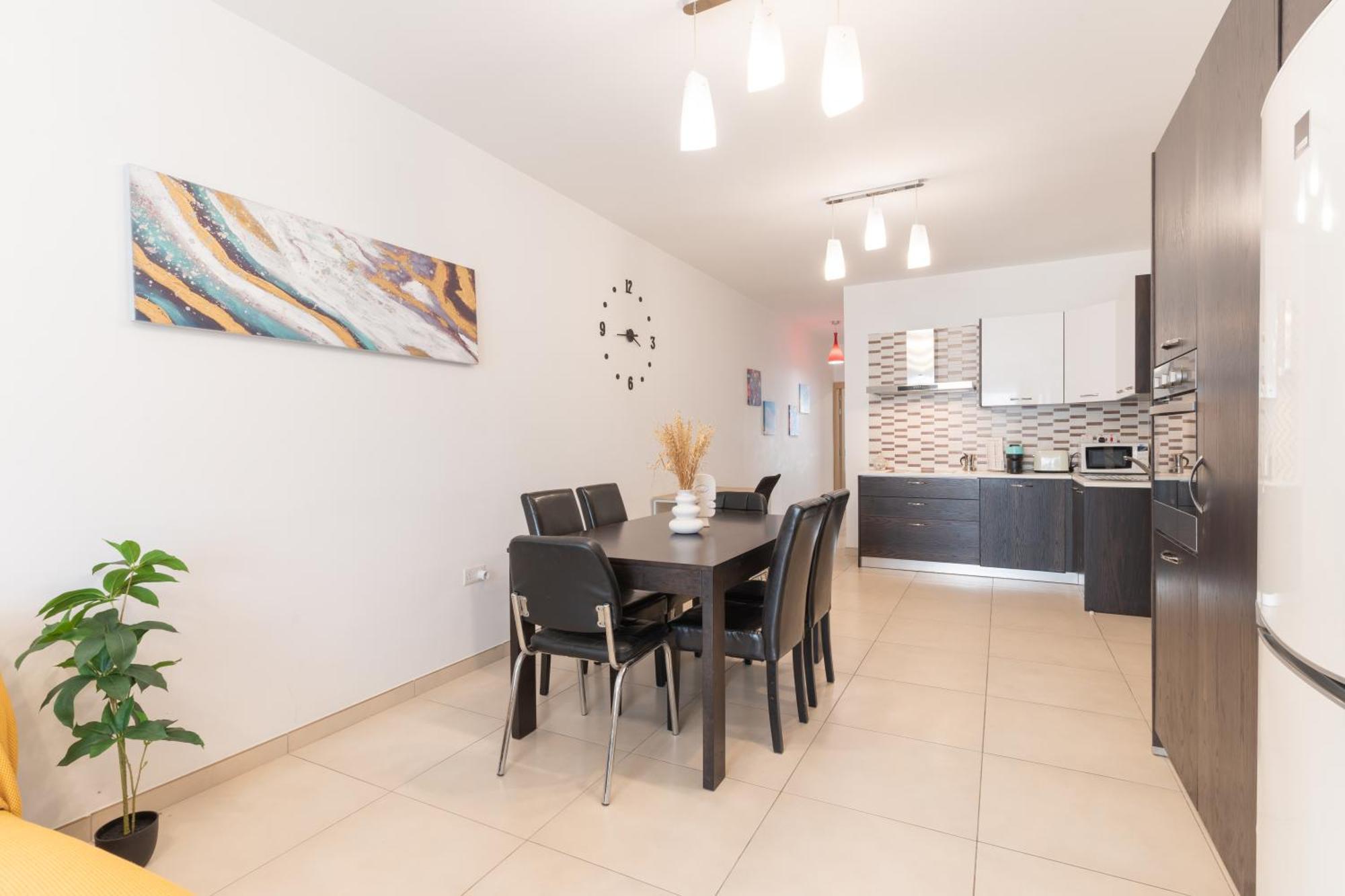 2 Bedroom In Central St Julians Prime Location In Paceville Apt 3 By Vaganza Saint Julian's ภายนอก รูปภาพ