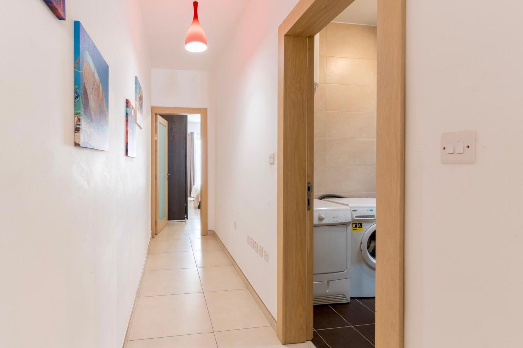 2 Bedroom In Central St Julians Prime Location In Paceville Apt 3 By Vaganza Saint Julian's ภายนอก รูปภาพ