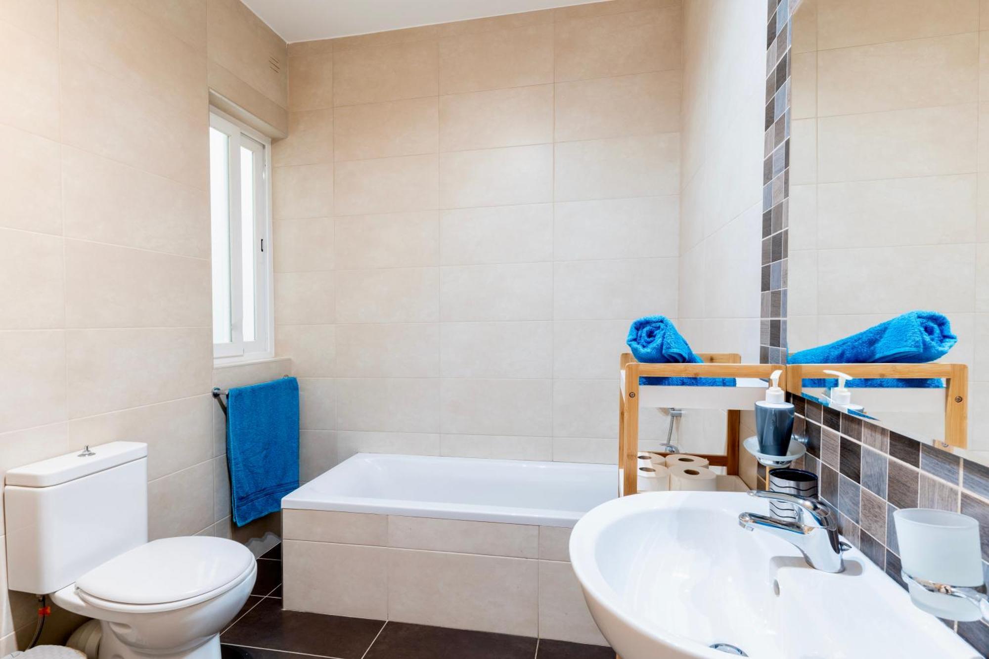 2 Bedroom In Central St Julians Prime Location In Paceville Apt 3 By Vaganza Saint Julian's ภายนอก รูปภาพ