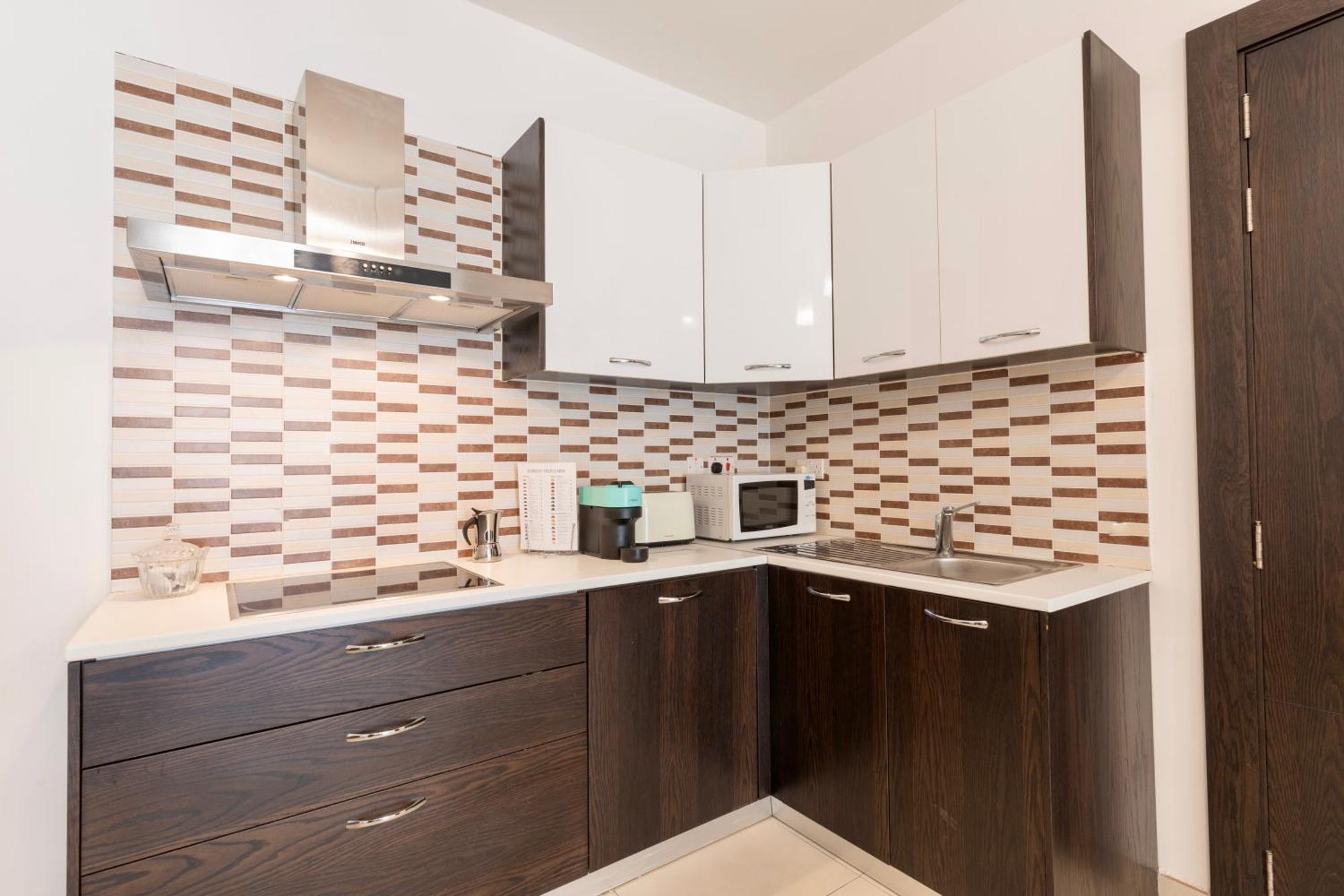 2 Bedroom In Central St Julians Prime Location In Paceville Apt 3 By Vaganza Saint Julian's ภายนอก รูปภาพ