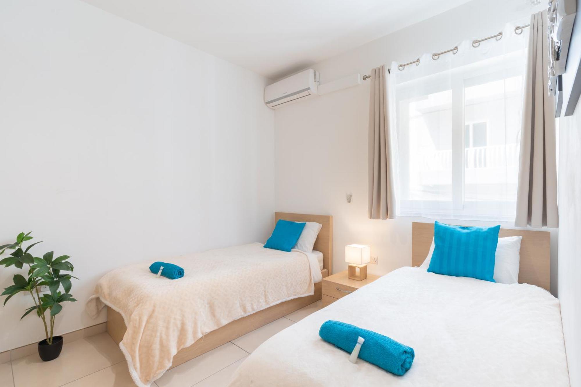 2 Bedroom In Central St Julians Prime Location In Paceville Apt 3 By Vaganza Saint Julian's ภายนอก รูปภาพ